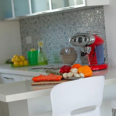 Villa Located Minutes From Fig Tree Bay 84 *