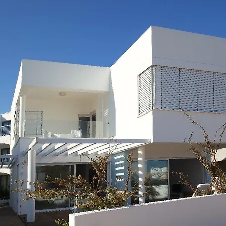 Located Minutes From Fig Tree Bay 84 Βίλα Πρωταράς
